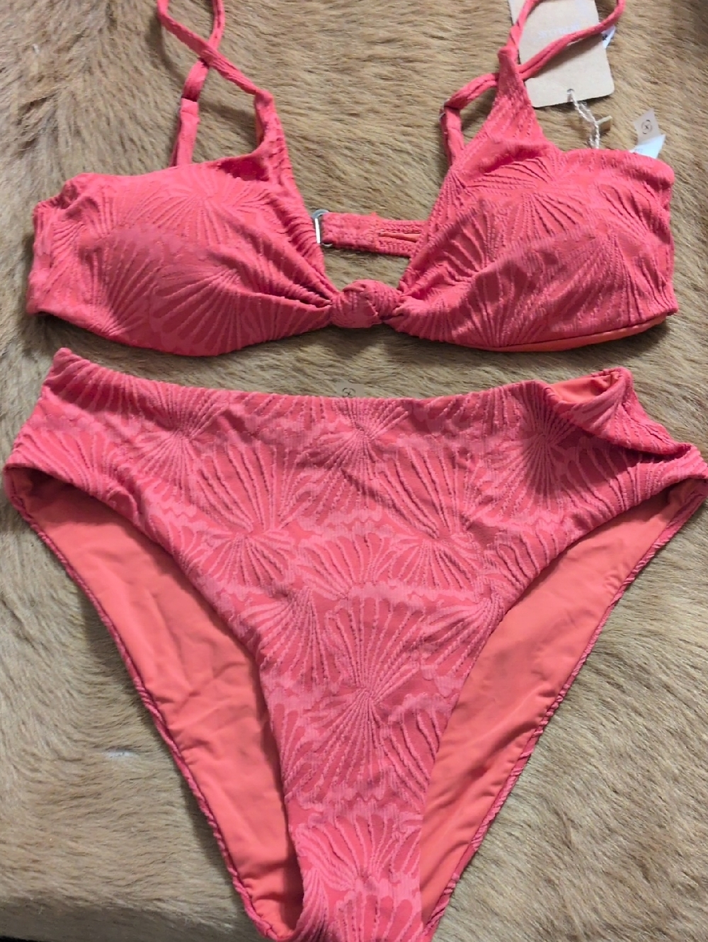 Berlook Women's Coral Textured Bikini Set - Large Top Medium Bottom
